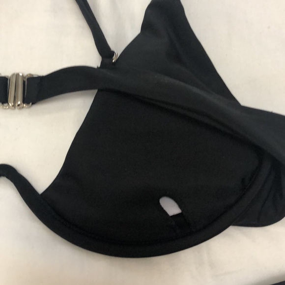 Black low cut underwire bikini - Picture 3 of 4